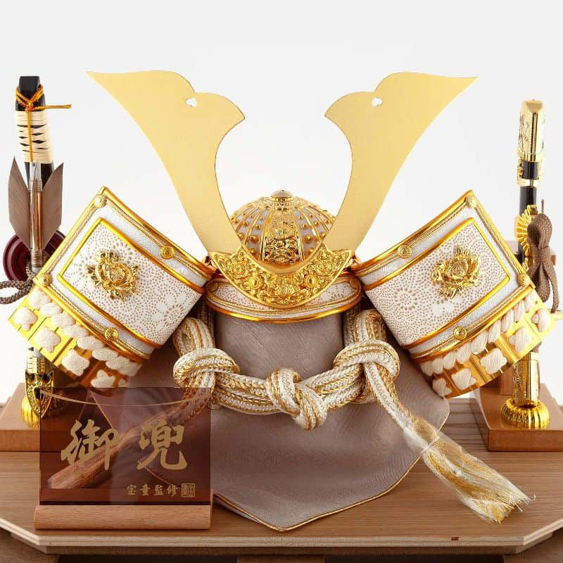 五月人形 コンパクト 兜ケース飾り 兜飾り 宝童監修 白金中鍬兜 8号