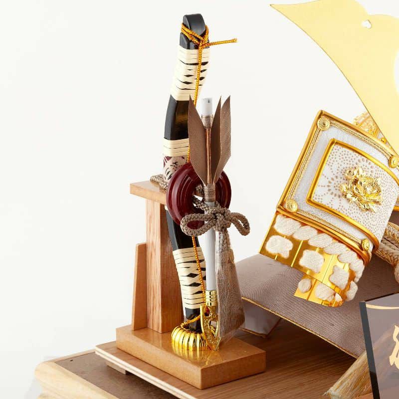 五月人形 コンパクト 兜ケース飾り 兜飾り 宝童監修 白金中鍬兜 8号