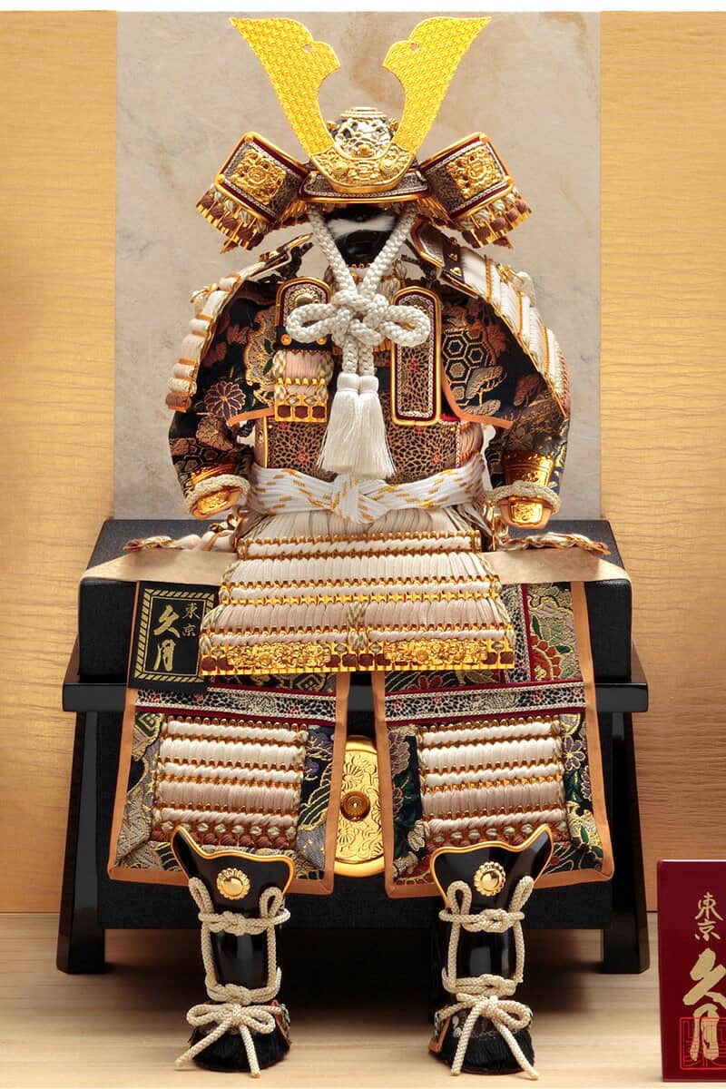 五月人形 久月 鎧平飾り 鎧飾り 正絹薄茶裾濃縅 5号 大層雲屏風 【2026