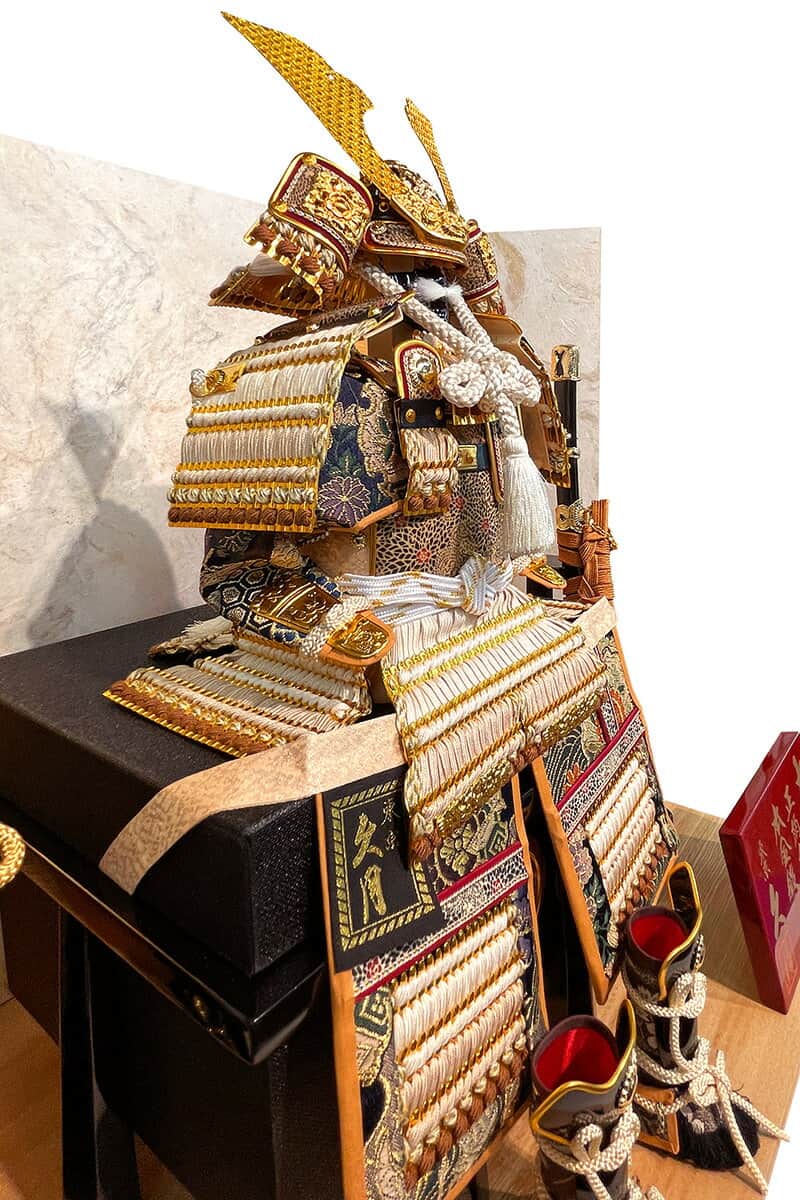 五月人形 久月 鎧平飾り 鎧飾り 正絹薄茶裾濃縅 5号 大層雲屏風 【2026