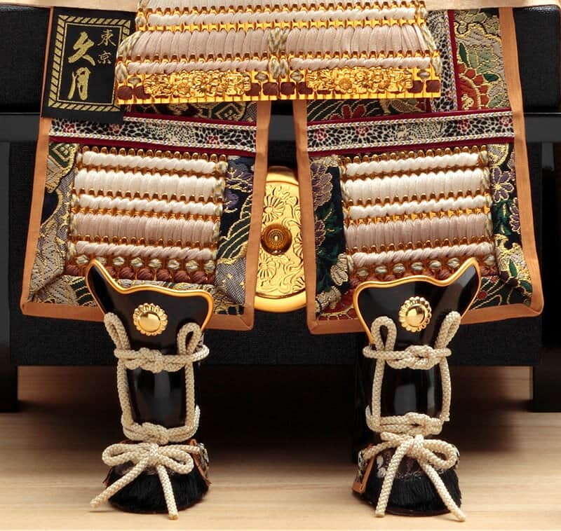 五月人形 久月 鎧平飾り 鎧飾り 正絹薄茶裾濃縅 5号 大層雲屏風 【2026