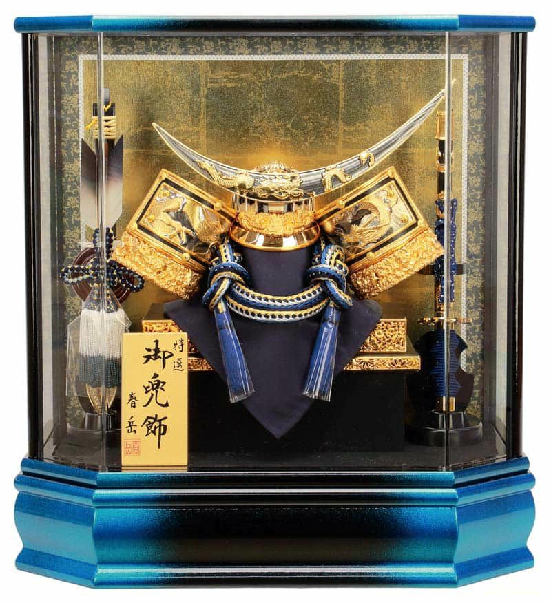 五月人形 コンパクト 伊達政宗 兜ケース飾り 兜飾り 春岳作 8号 六角アクリルケース 【2024年度新作】 h065-fz-5720-72-050Ω